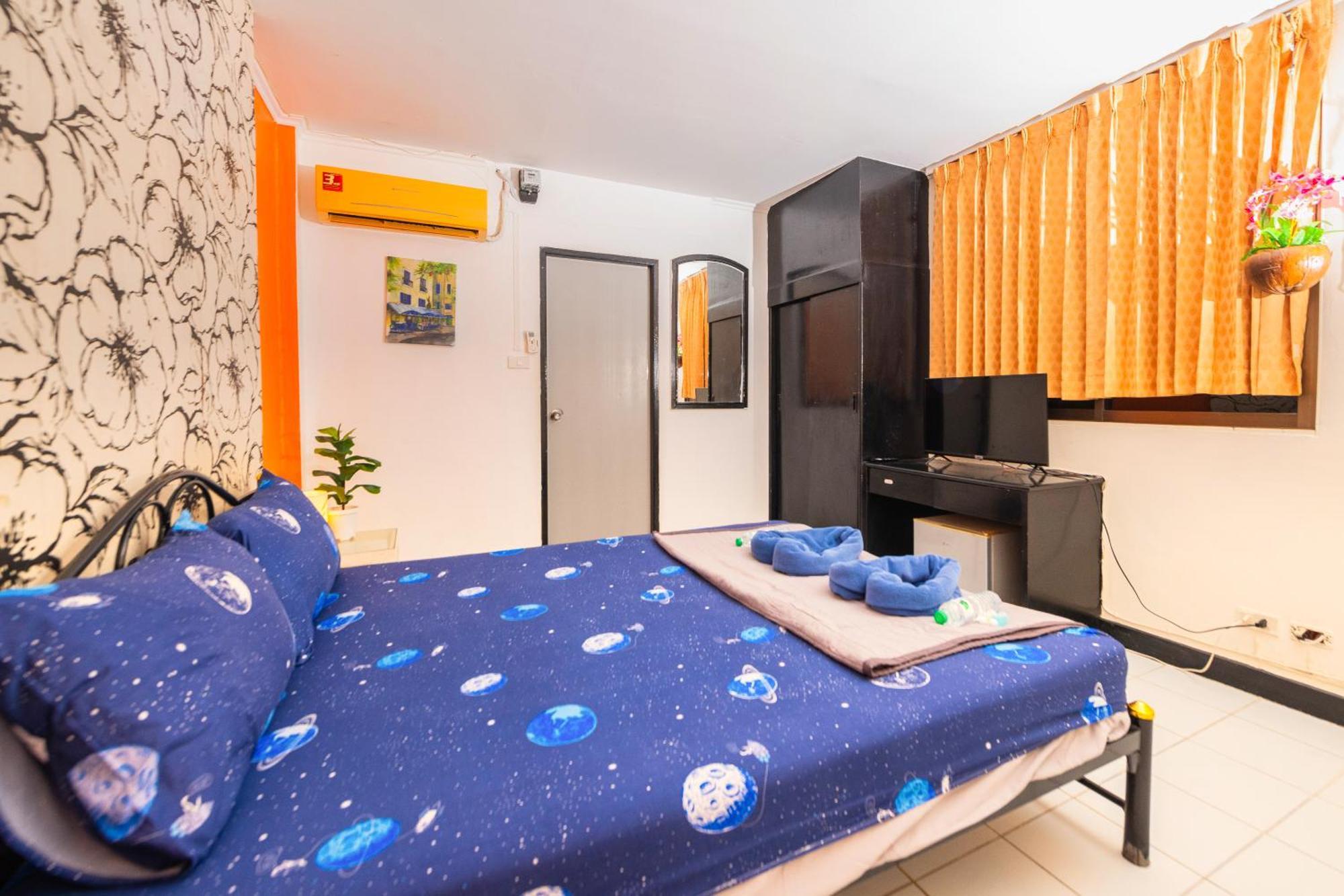 Happy Jomtien - Beachfront Room photo