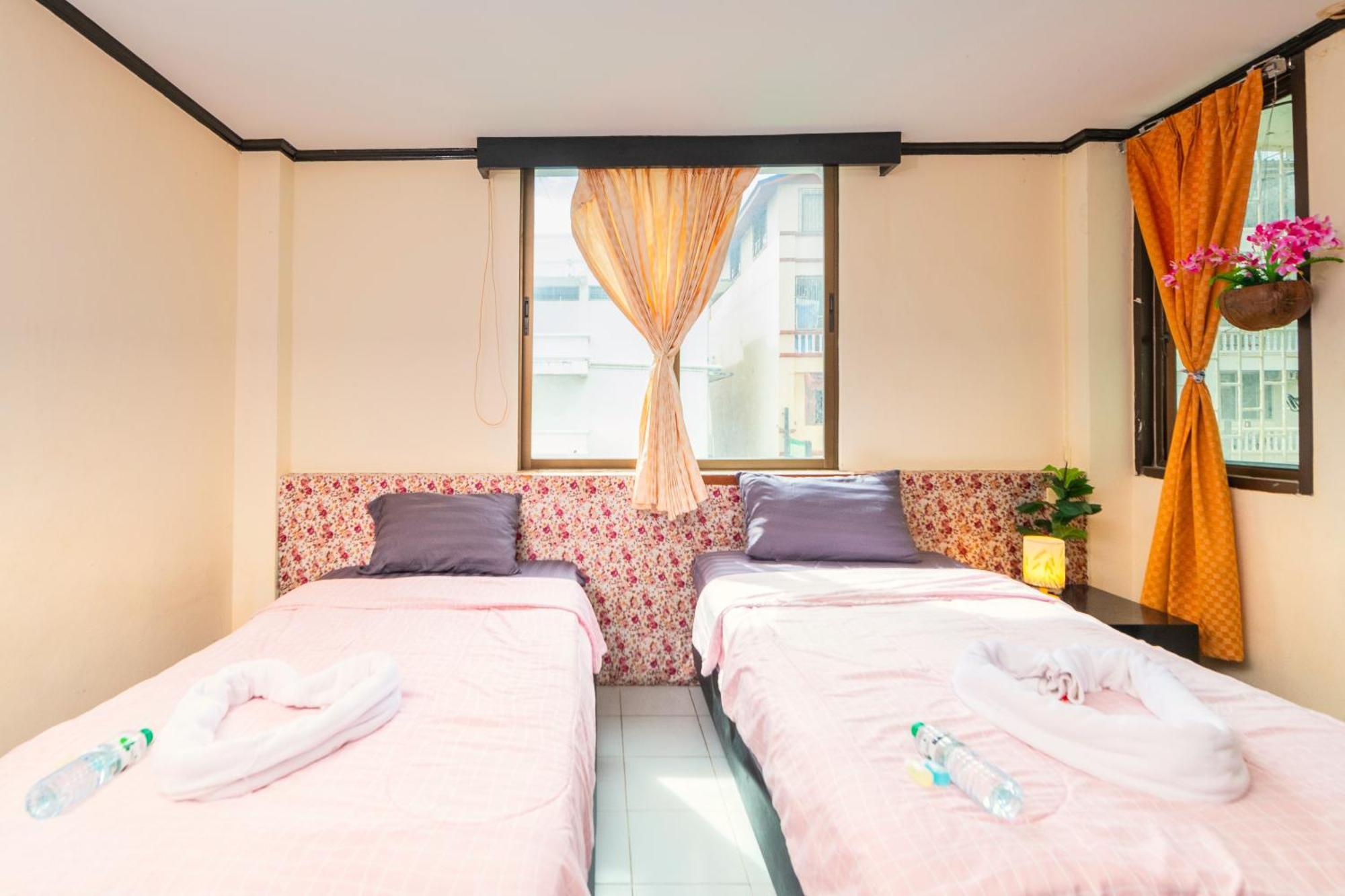 Happy Jomtien - Beachfront Room photo