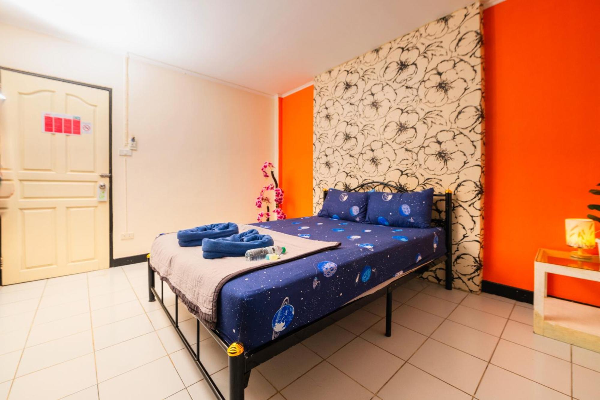 Happy Jomtien - Beachfront Room photo
